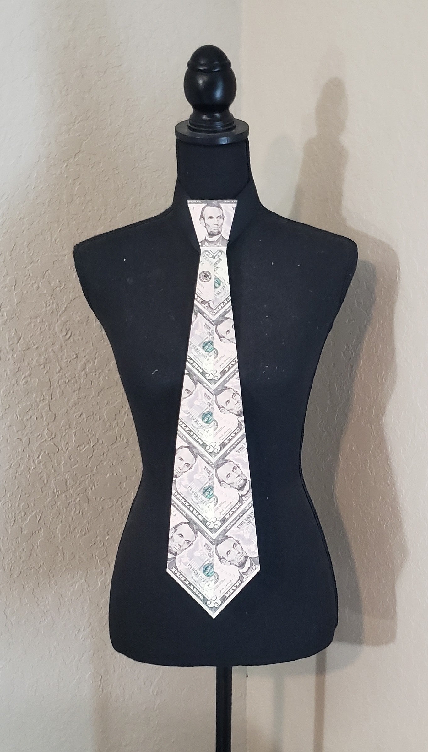 Wearable money tie