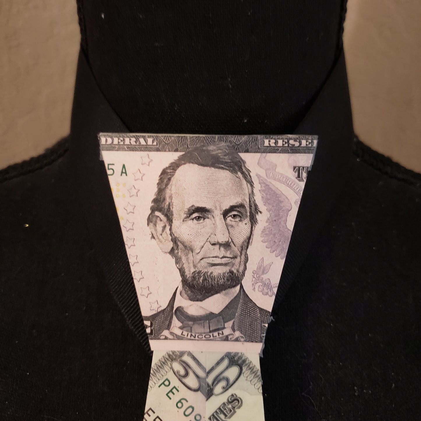 Wearable money tie
