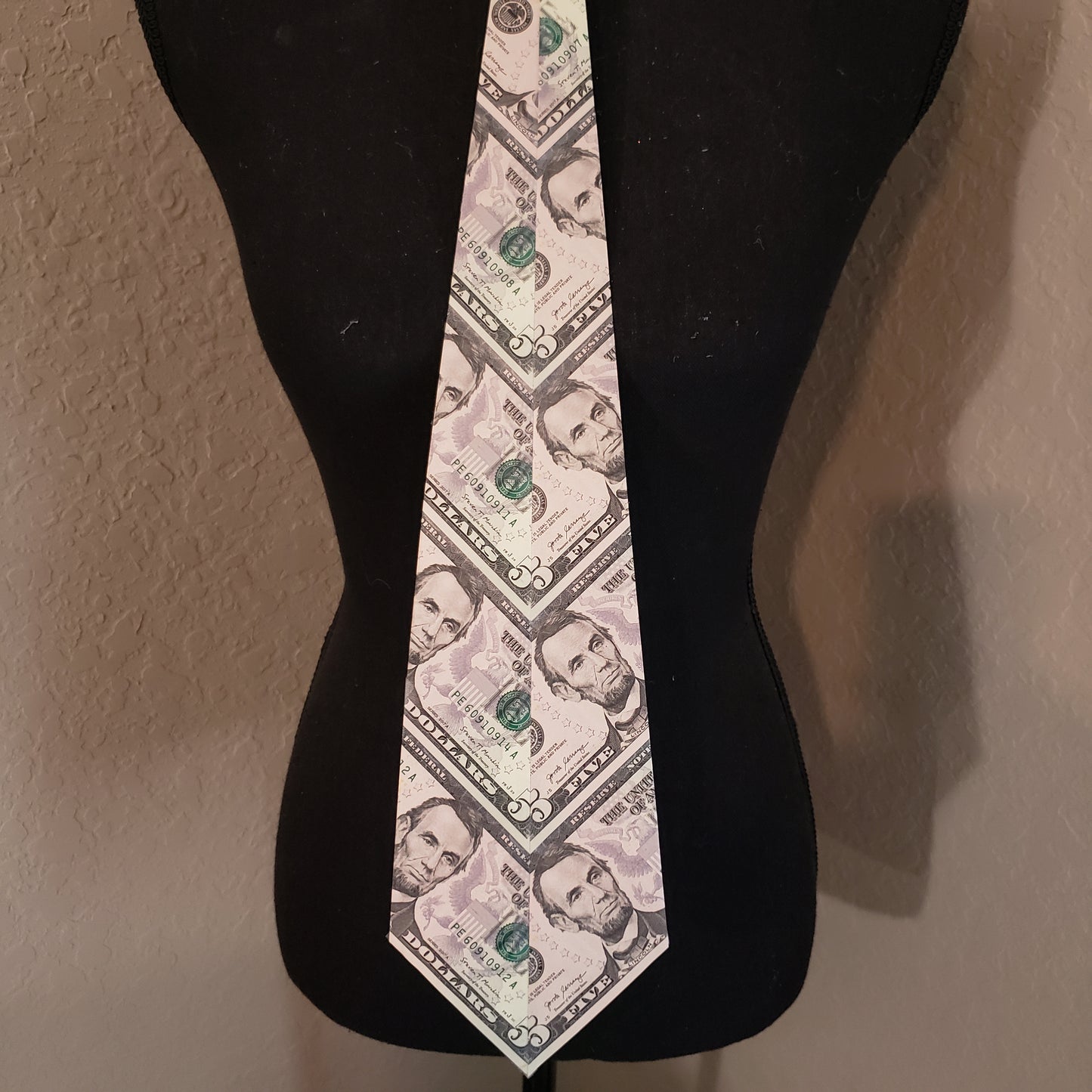 Wearable money tie