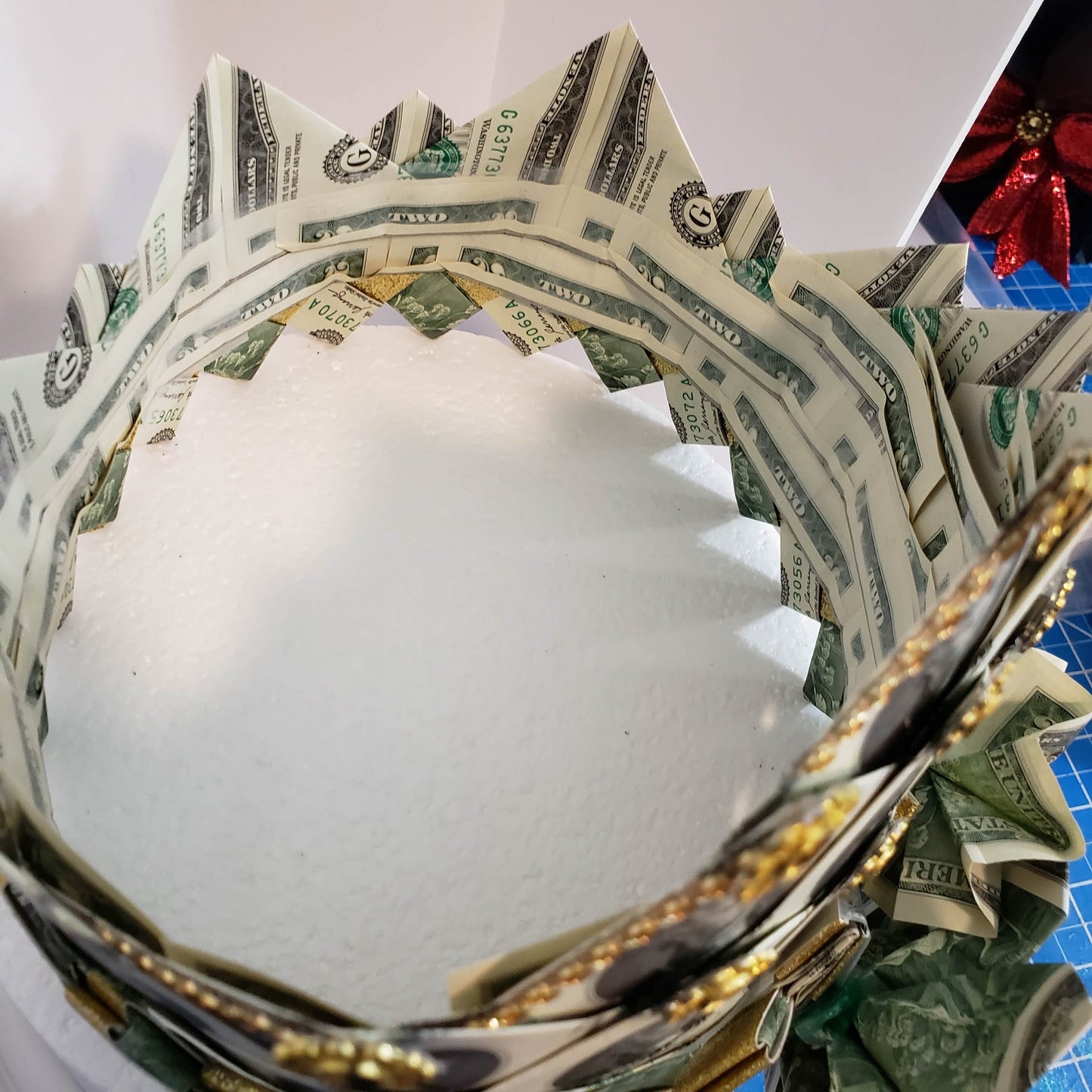 Wearable 5 front layer graduation money crown Tuiga.