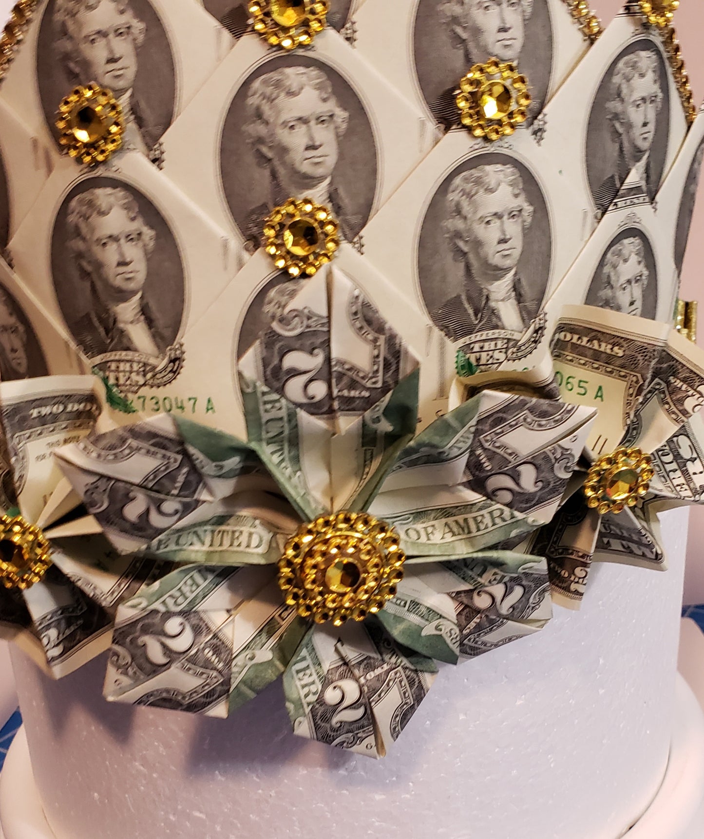 Wearable 5 front layer graduation money crown Tuiga.