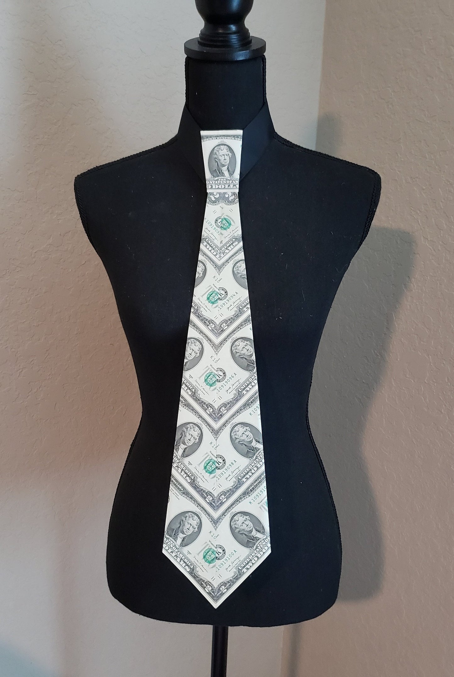 Wearable money tie