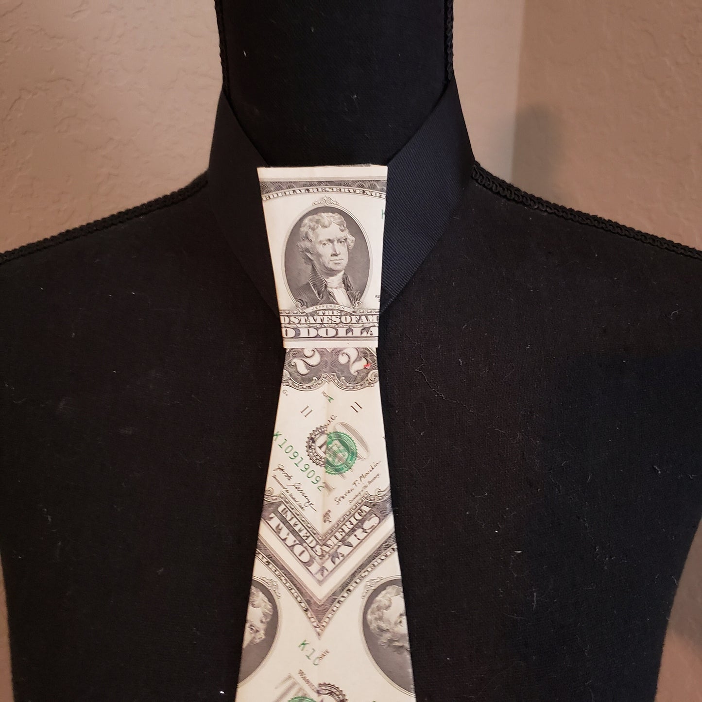 Wearable money tie