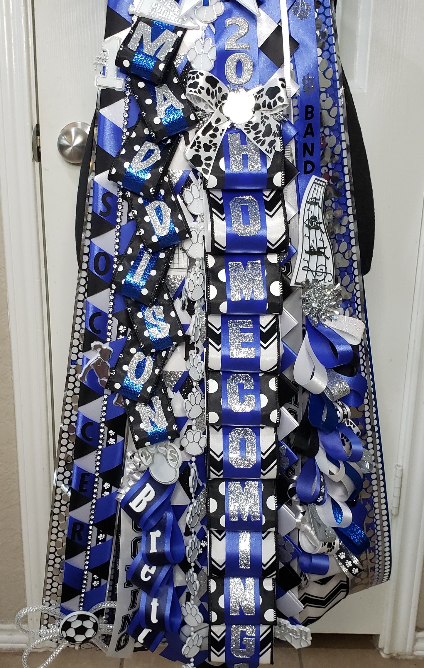 Paw Print Homecoming mum (Made to order)