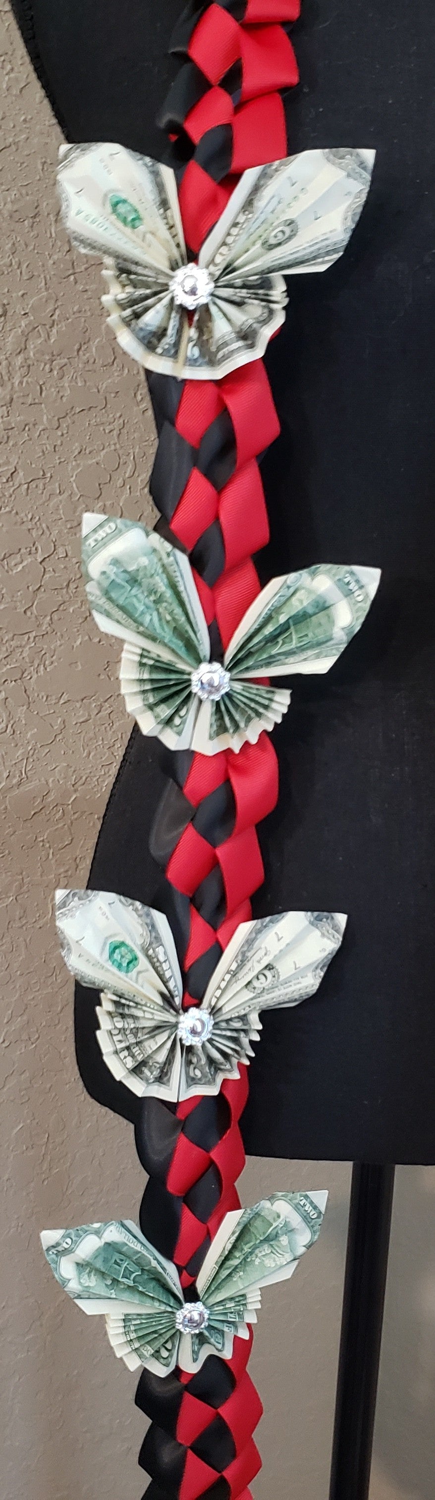 Single large military braid with money butterflies lei