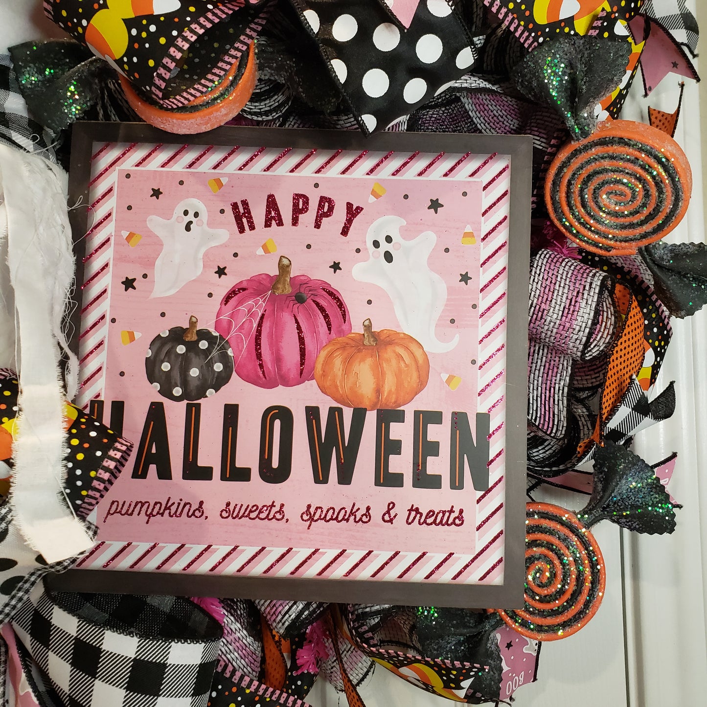 Ghost Halloween, wreath is ready for your door!