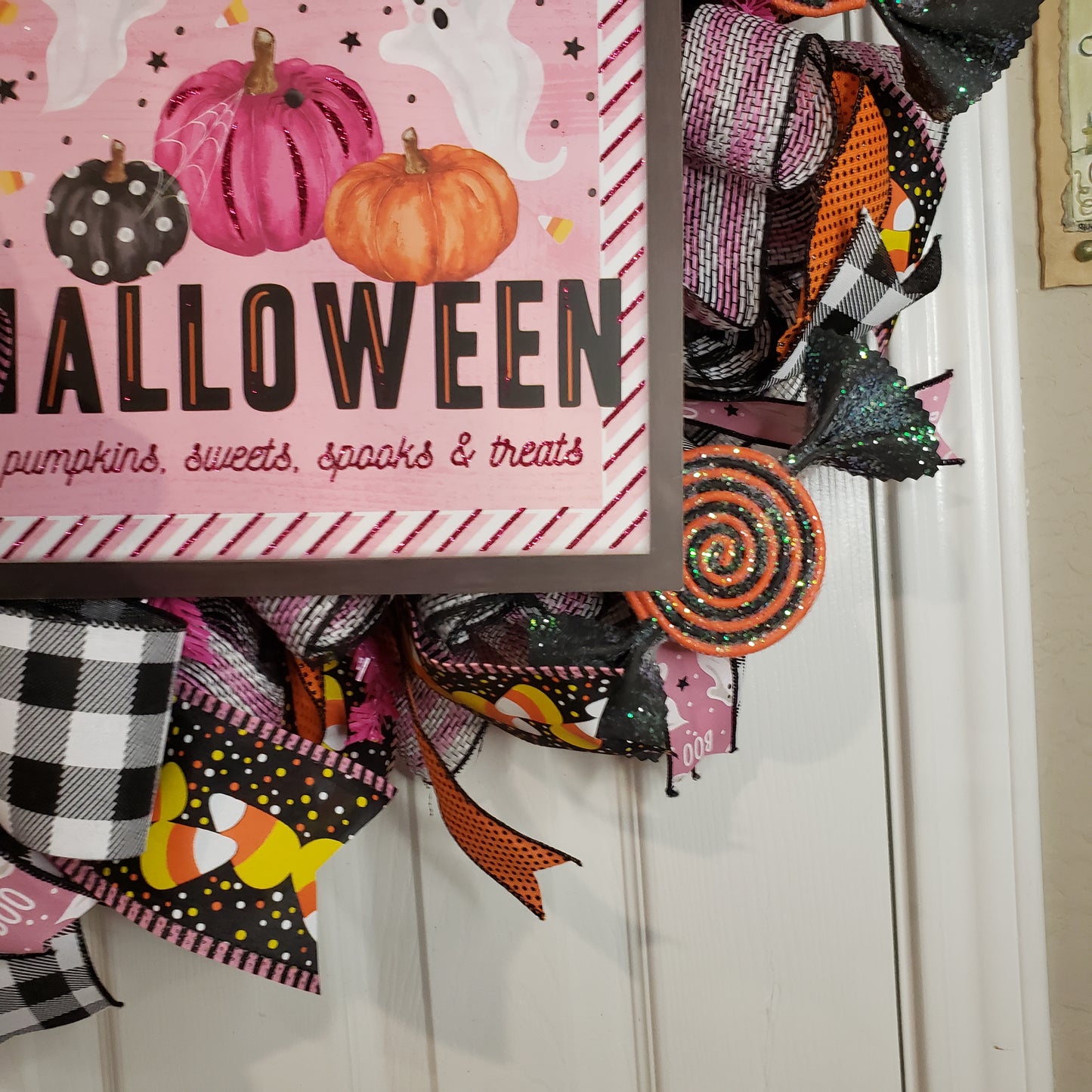 Ghost Halloween, wreath is ready for your door!