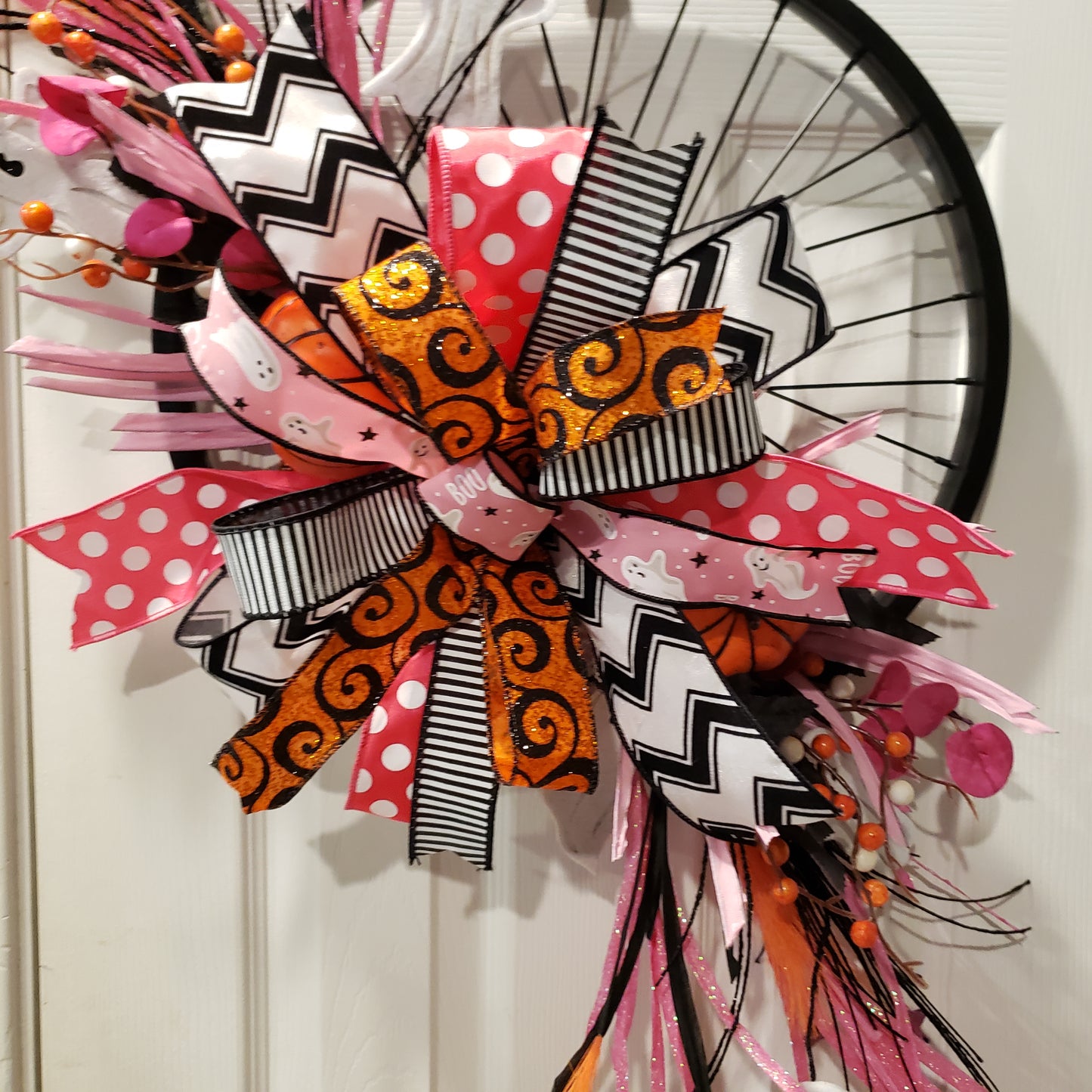 Ghost wheel spoke Halloween, wreath is ready for your door!