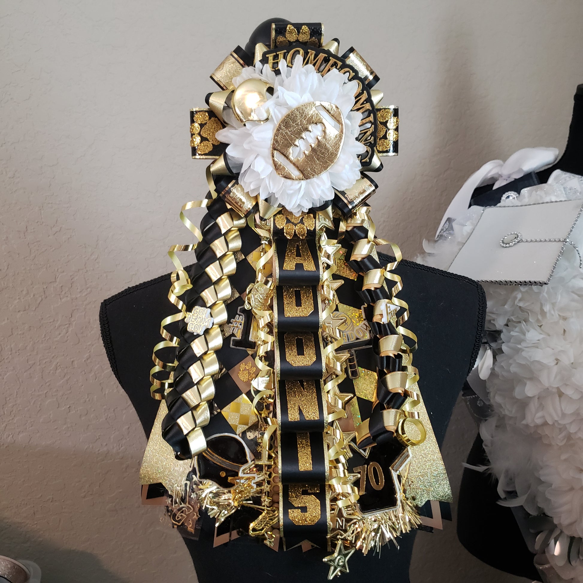 Homecoming mum Garter (Made to order) AmyRose Crafts Homecoming mum Garter (Made to order) AmyRose Crafts