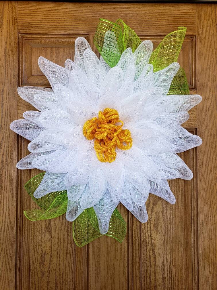 Daisy flower, wreath for the door or wall decor