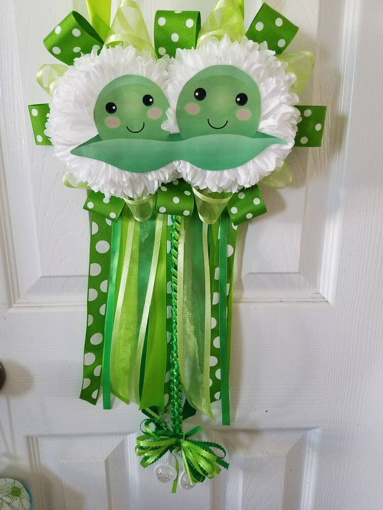 Mommy to be, baby shower, bridal shower, mums, corsages