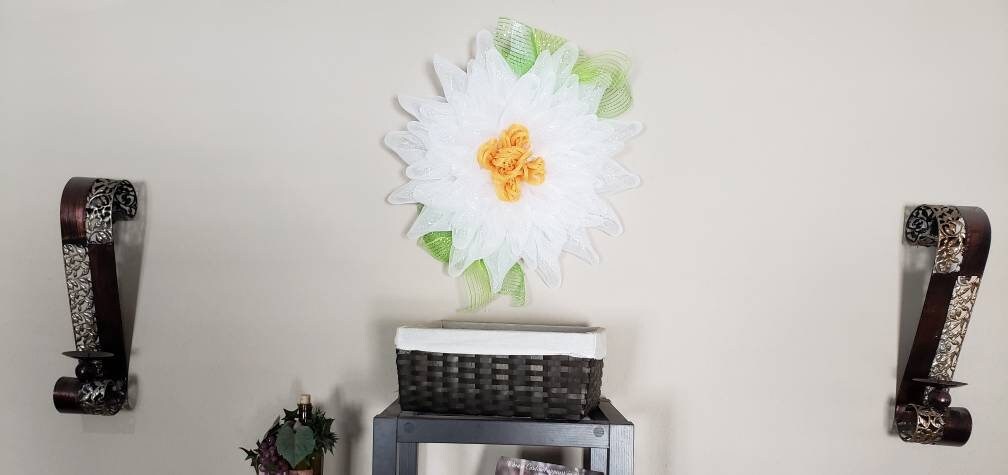 Daisy flower, wreath for the door or wall decor