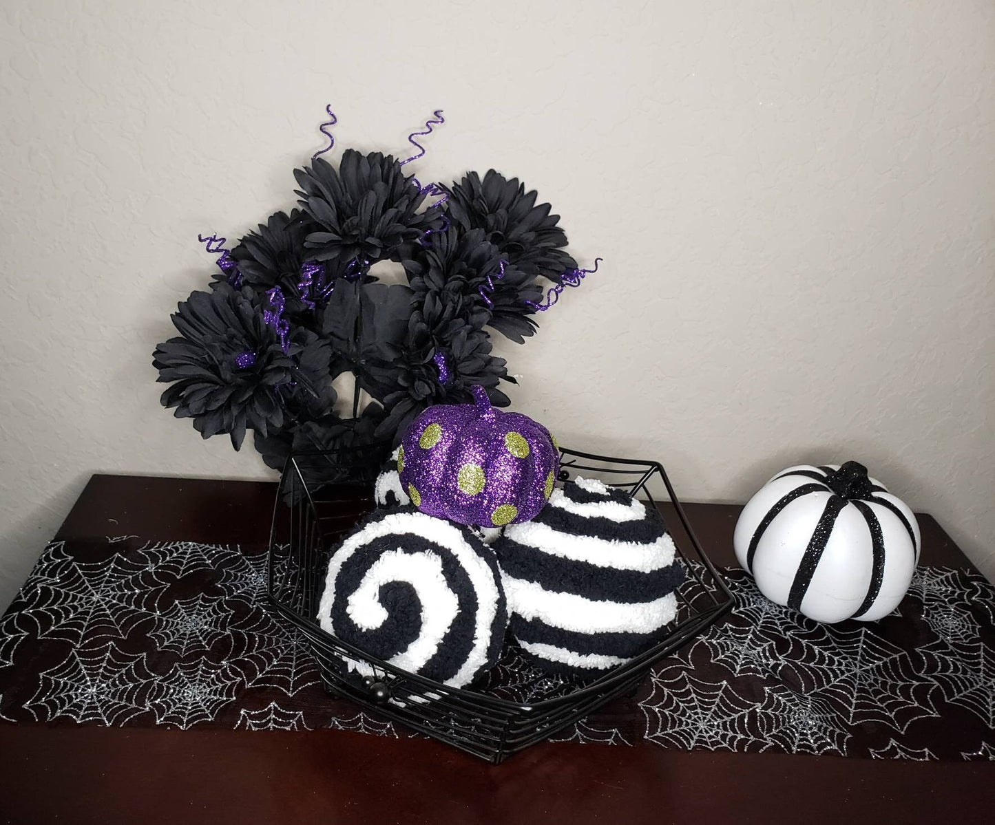 Halloween, every day, wreath attachment, decorative yarn balls, ornaments, fillers