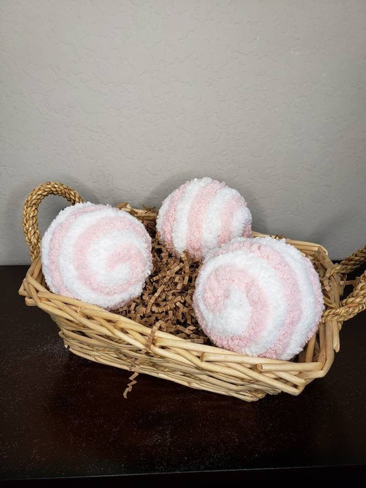 Pink, white, Valentines day, Candy, it's a girl, everyday, wreath, swag, attachments, chunk yarn, decor balls