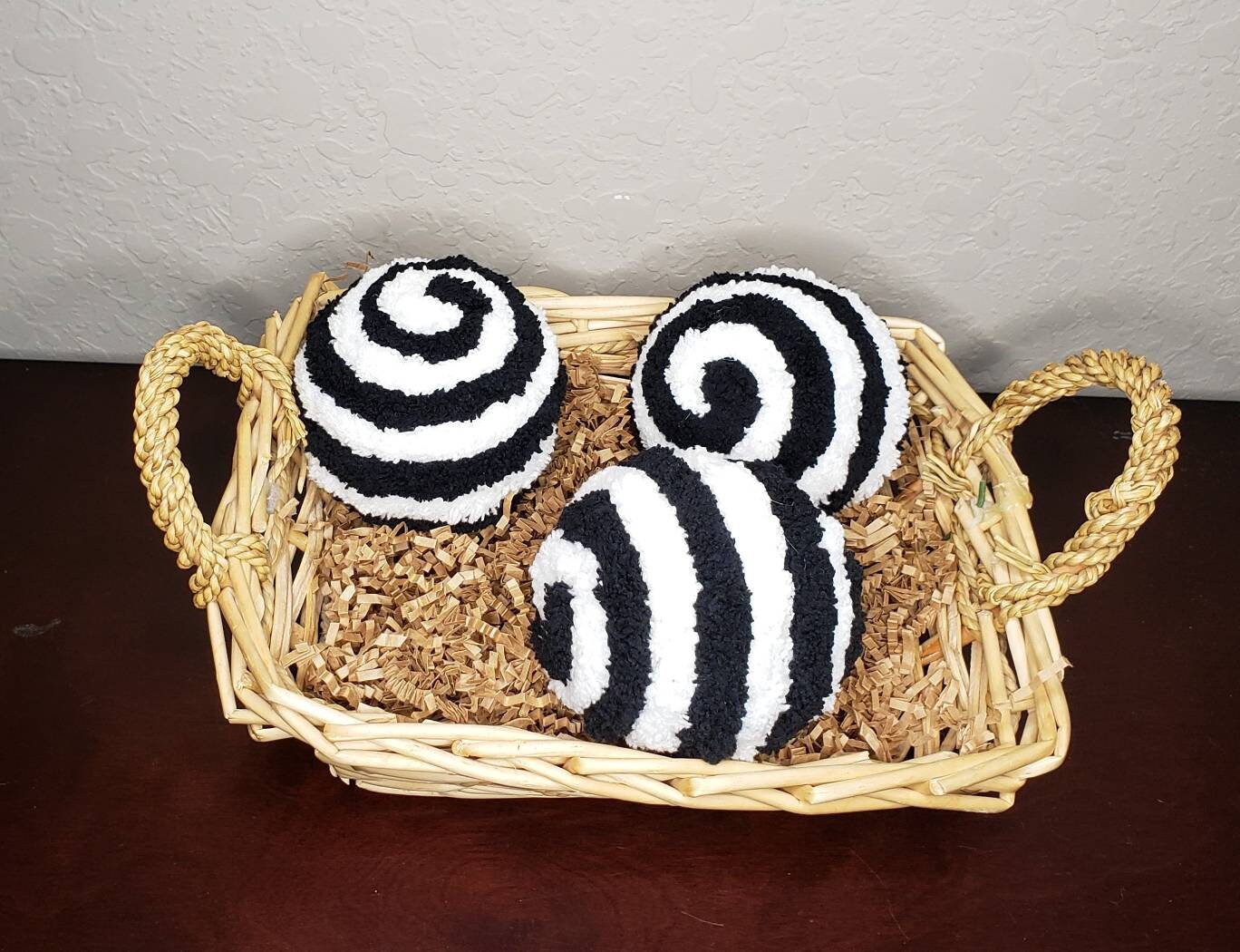 Halloween, every day, wreath attachment, decorative yarn balls, ornaments, fillers