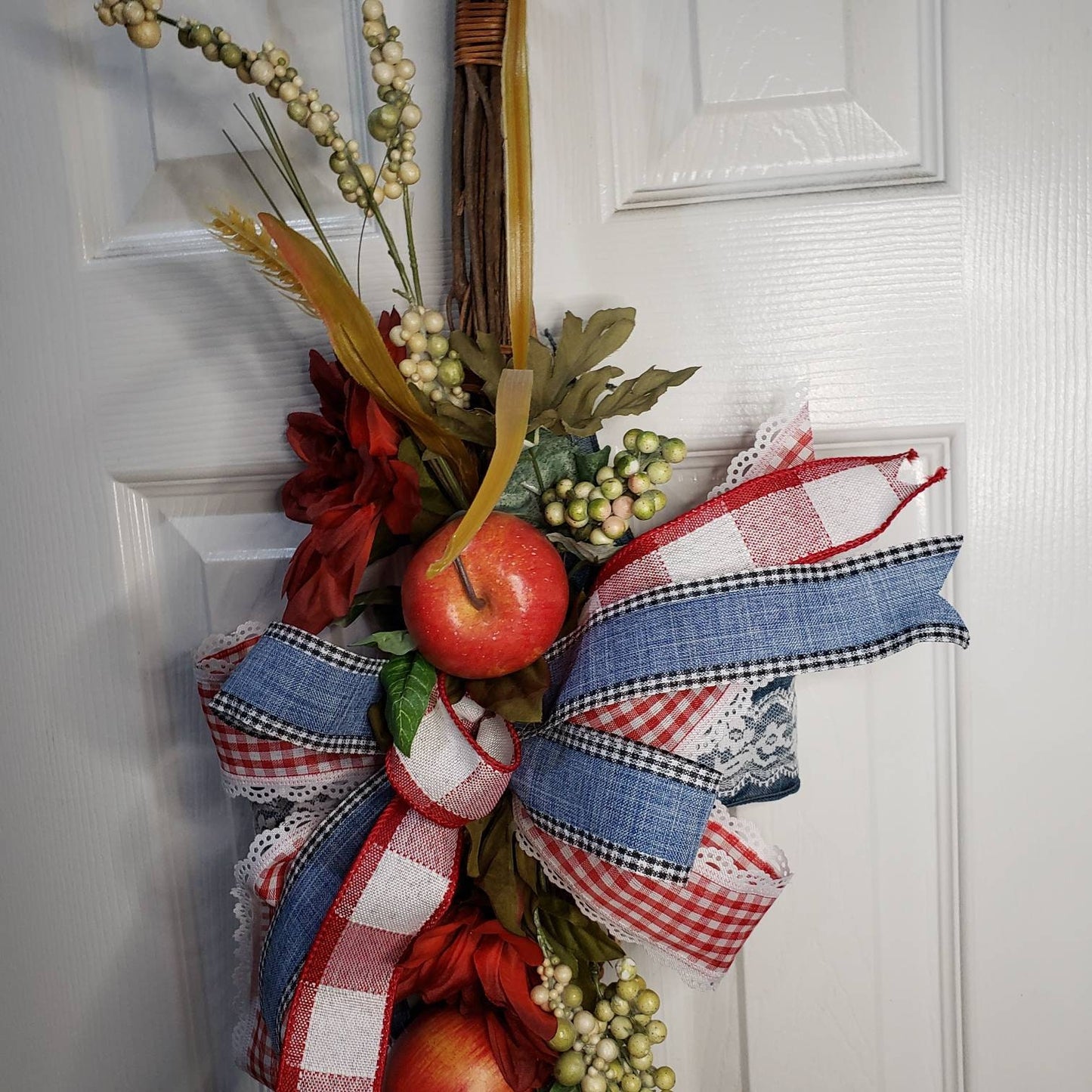 Crisp apple wisk broom door hanger